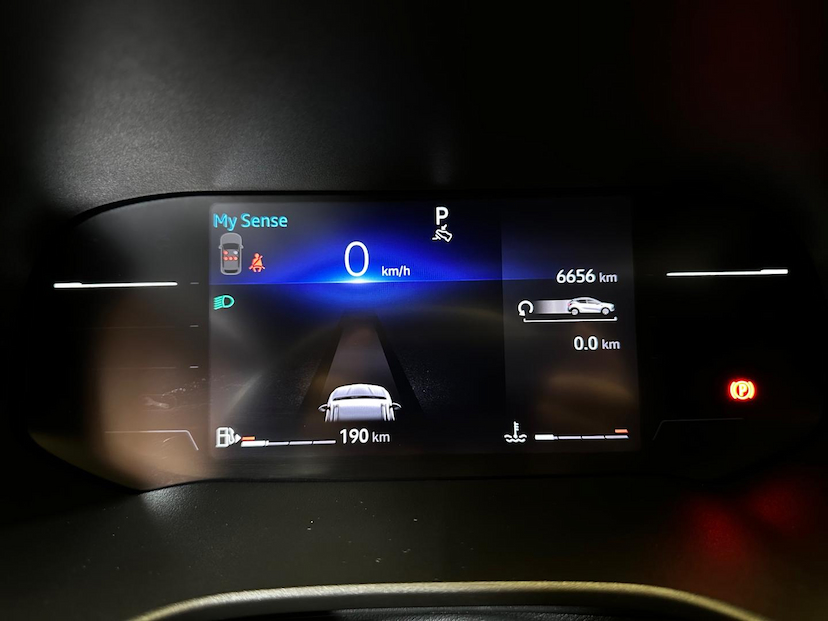 Foto do veículo RENAULT KARDIAN  PREM AT 2025 6.200 KM 112.900,00