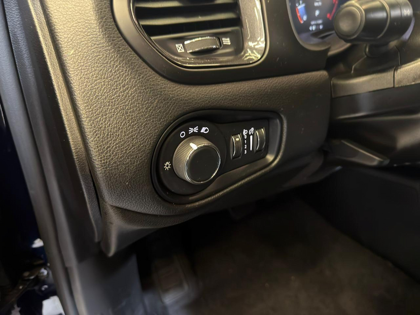 Foto do veículo JEEP RENEGADE  LONGITUDE T270 1.3 TB 4X2 FLEX AUT 2025 8.273 KM 129.900,00