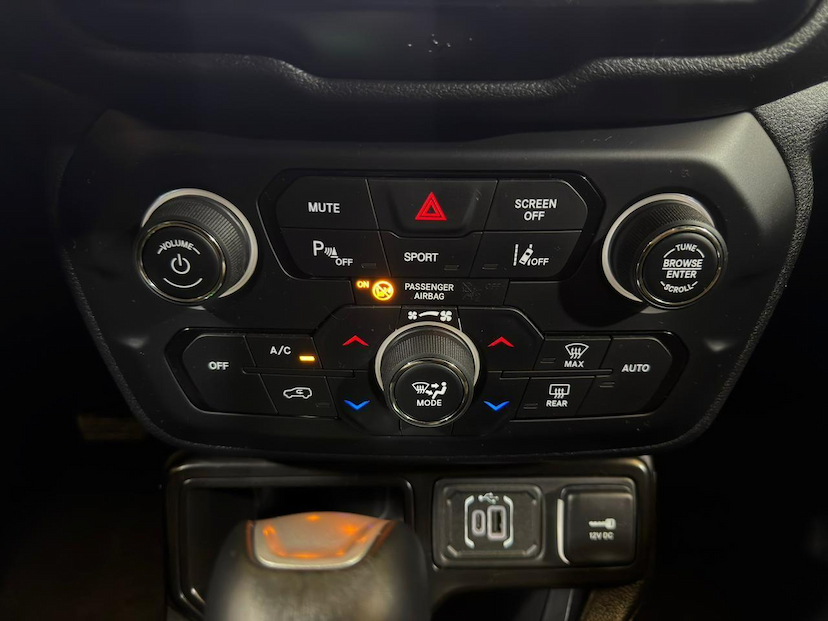 Foto do veículo JEEP RENEGADE  LONGITUDE T270 1.3 TB 4X2 FLEX AUT 2025 8.273 KM 129.900,00