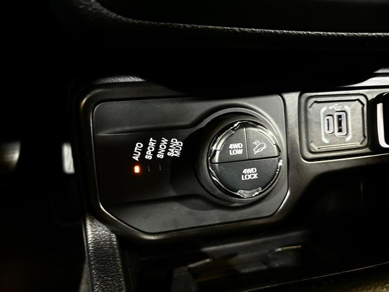 Foto do veículo JEEP RENEGADE  S T2704X4T 2022 29.775 KM 124.900,00