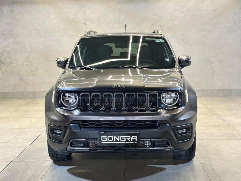 Foto do veículo JEEP RENEGADE  S T2704X4T 2022 29.775 KM 124.900,00