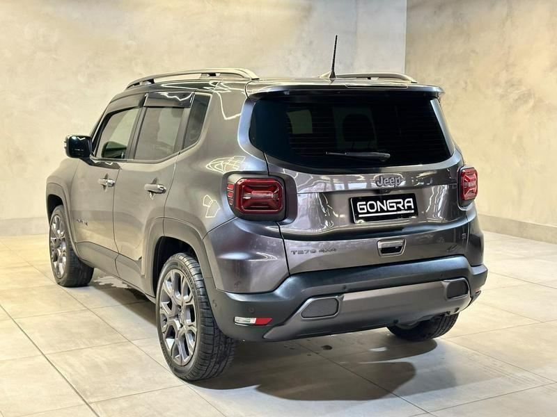 Foto do veículo JEEP RENEGADE  S T2704X4T 2022 29.775 KM 124.900,00