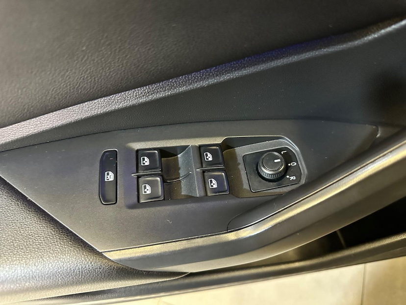 Foto do veículo VOLKSWAGEN JETTA  CL AF 2018 97.500 KM 95.900,00