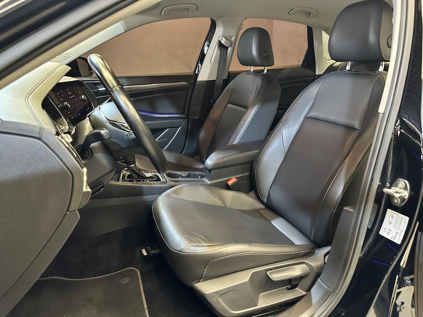 Foto do veículo VOLKSWAGEN JETTA  CL AF 2018 97.500 KM 95.900,00