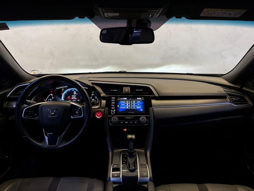 Foto do veículo HONDA CIVIC  EXL CVT 2021 60.597 KM 132.900,00