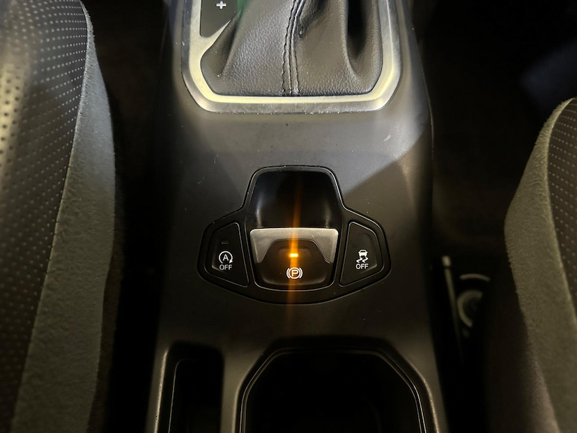 Foto do veículo JEEP RENEGADE  LNGTD AT 2021 61.480 KM 87.900,00