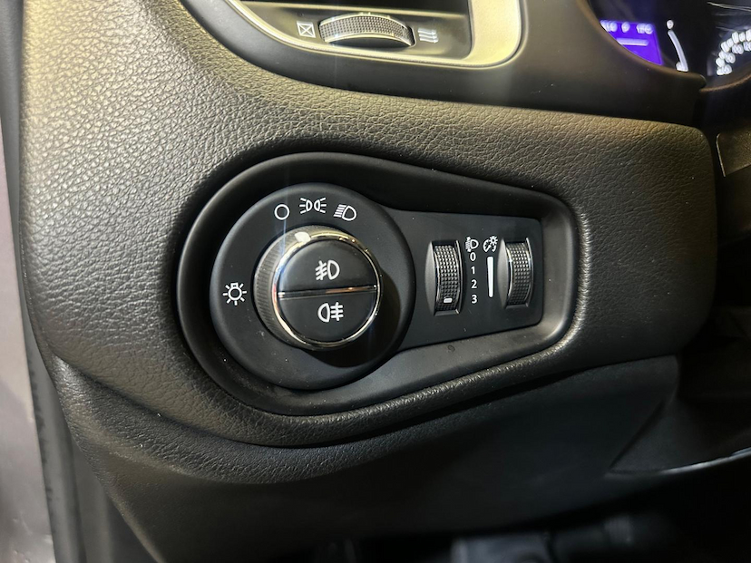 Foto do veículo JEEP RENEGADE  LNGTD AT 2021 61.480 KM 87.900,00