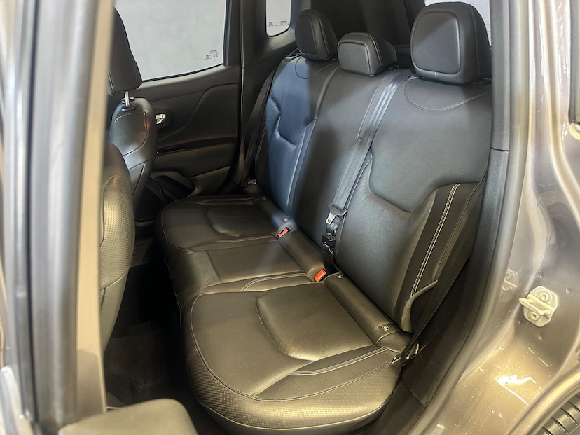 Foto do veículo JEEP RENEGADE  LNGTD AT 2021 61.480 KM 87.900,00
