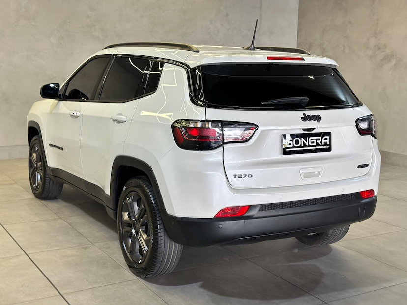 Foto do veículo JEEP COMPASS  LONG. T270 1.3 TB 4X2 FLEX AUT. 2022 21.007 KM 136.900,00