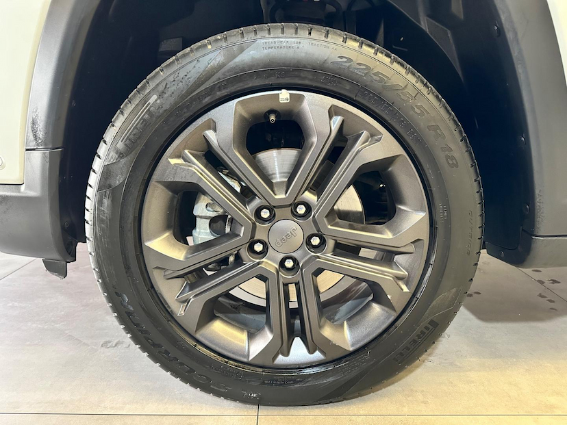 Foto do veículo JEEP COMPASS  LONG. T270 1.3 TB 4X2 FLEX AUT. 2022 21.007 KM 136.900,00