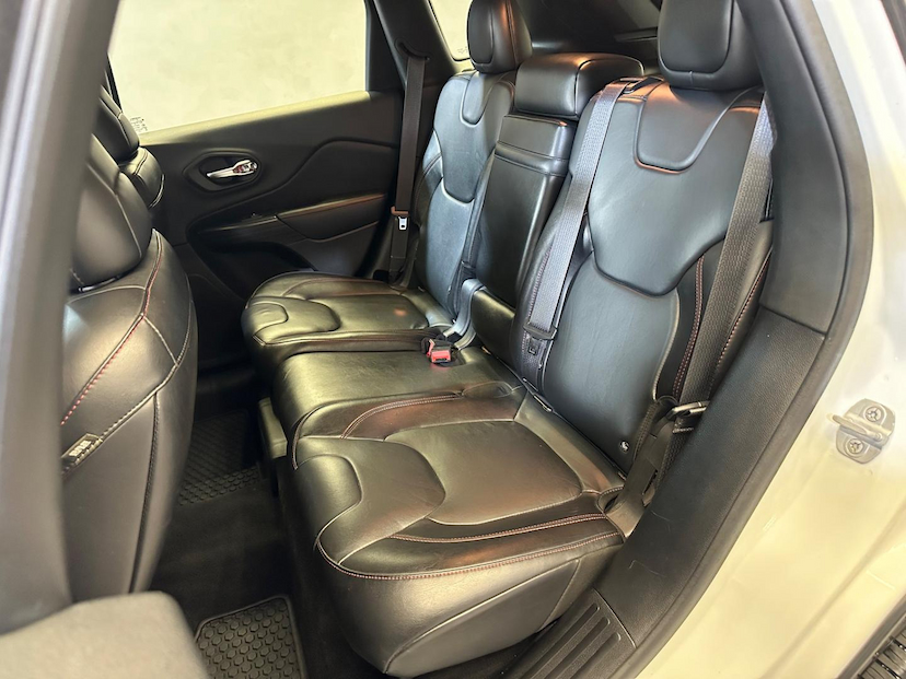 Foto do veículo JEEP CHEROKEE  TRAILHAWK 3.2 4X4 V6 AUT 2014 29.018 KM 99.900,00