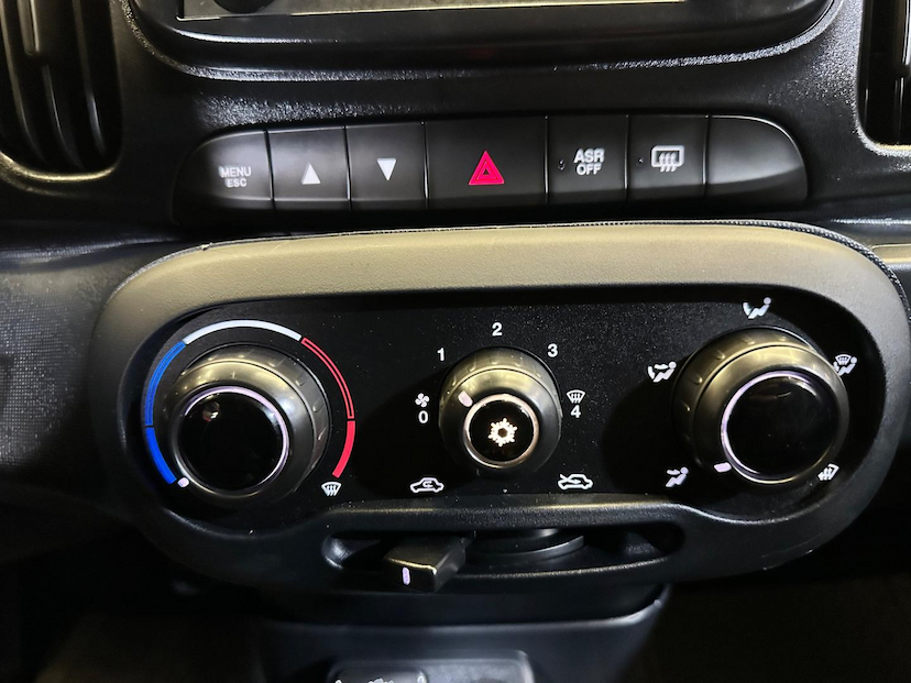 Foto do veículo FIAT MOBI  TREKKING 1.0 MT 2025 1.500 KM 69.900,00