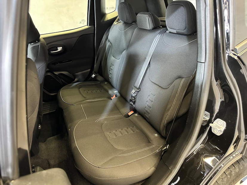 Foto do veículo JEEP RENEGADE  SPORT T270 FLEX 2022 29.891 KM 99.900,00