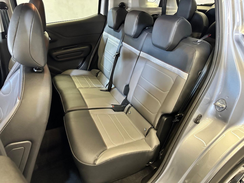 Foto do veículo CITROËN AIRCROSS C3AIRCROSS  7 2024 16.701 KM 106.900,00