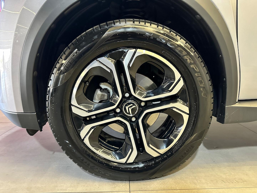 Foto do veículo CITROËN AIRCROSS C3AIRCROSS  7 2024 16.701 KM 106.900,00