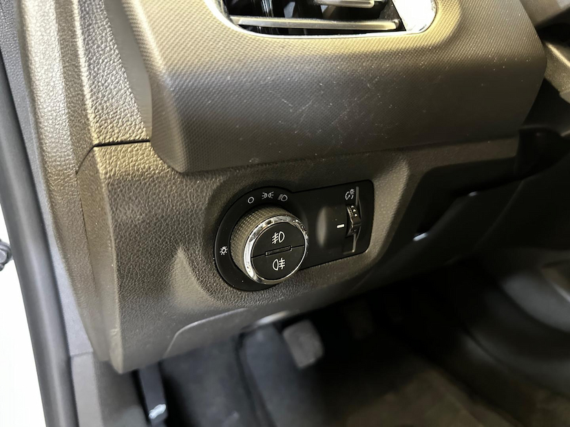 Foto do veículo CHEVROLET ONIX  1. 4MT LTZ 2018 41.000 KM 63.900,00
