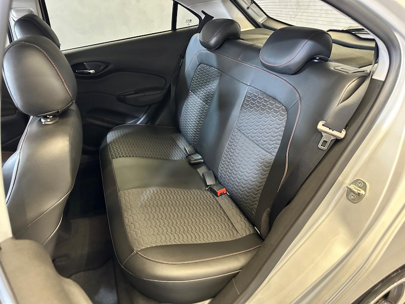 Foto do veículo CHEVROLET ONIX  1. 4MT LTZ 2018 41.000 KM 63.900,00