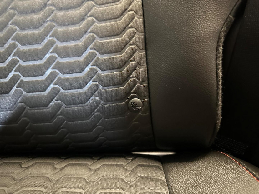 Foto do veículo CHEVROLET ONIX  1. 4MT LTZ 2018 41.000 KM 63.900,00