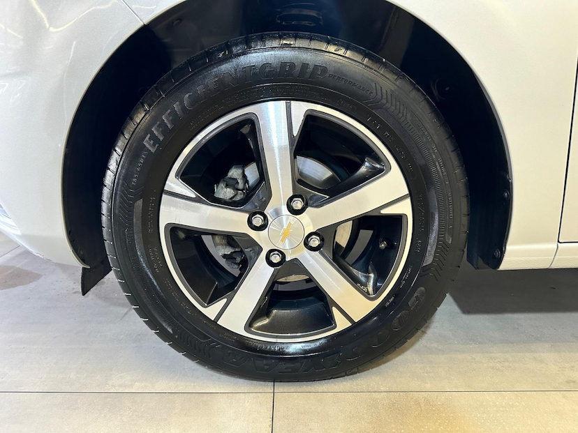 Foto do veículo CHEVROLET ONIX  1. 4MT LTZ 2018 41.000 KM 63.900,00