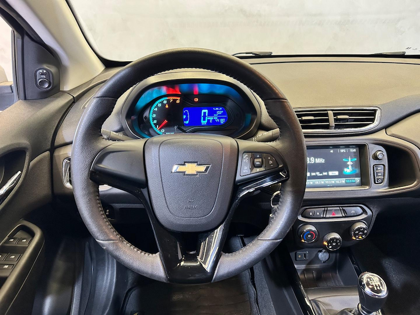 Foto do veículo CHEVROLET ONIX  1. 4MT LTZ 2018 41.000 KM 63.900,00