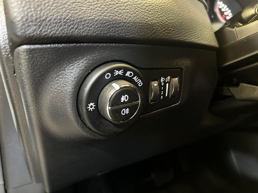 Foto do veículo JEEP COMPASS  LIMITED D 2020 62.650 KM 124.900,00