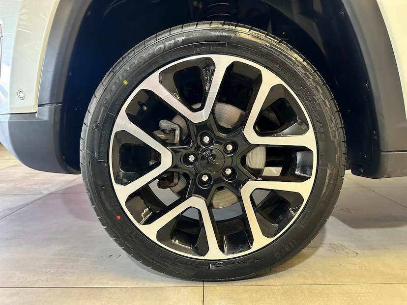 Foto do veículo JEEP COMPASS  LIMITED D 2020 62.650 KM 124.900,00