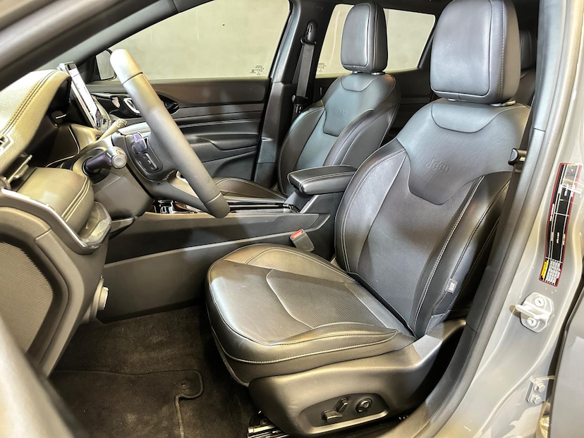 Foto do veículo JEEP COMPASS  SERIE S TF 2022 9.730 KM 156.900,00