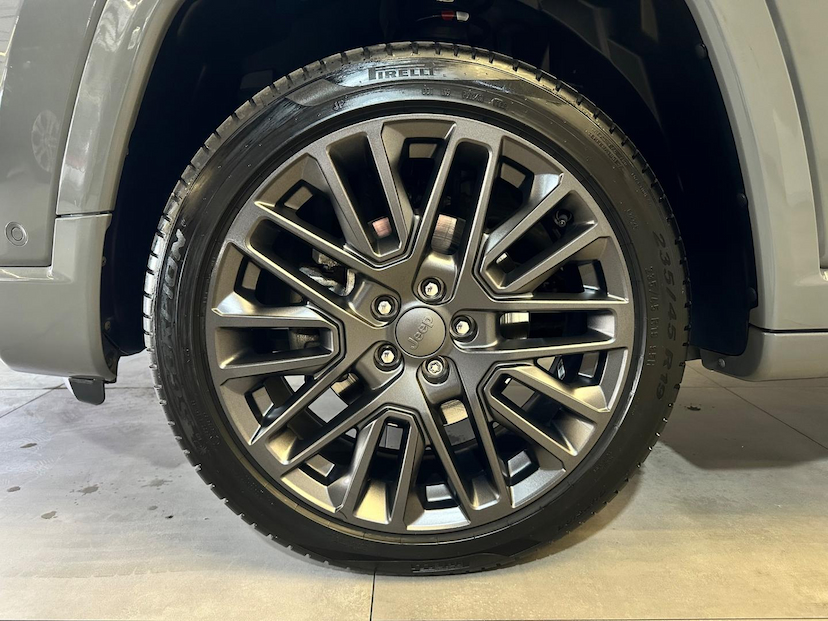 Foto do veículo JEEP COMPASS  SERIE S TF 2022 9.730 KM 156.900,00
