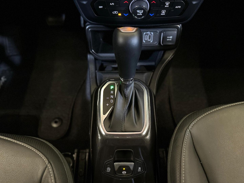 Foto do veículo JEEP RENEGADE  LONGITUDE T270 1.3 TB 4X2 FLEX AUT 2024 19.708 KM 124.900,00