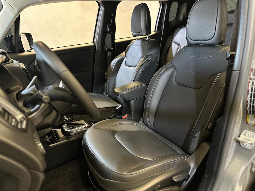 Foto do veículo JEEP RENEGADE  LONGITUDE T270 1.3 TB 4X2 FLEX AUT 2024 19.708 KM 124.900,00
