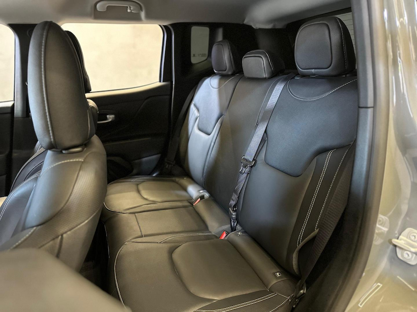 Foto do veículo JEEP RENEGADE  LONGITUDE T270 1.3 TB 4X2 FLEX AUT 2024 19.708 KM 124.900,00