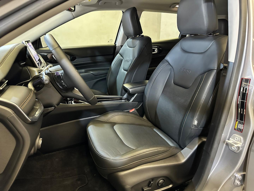 Foto do veículo JEEP COMPASS  LIMITED 2.0 4X4 DIESEL 16V AUT. 2025 2.358 KM 234.900,00