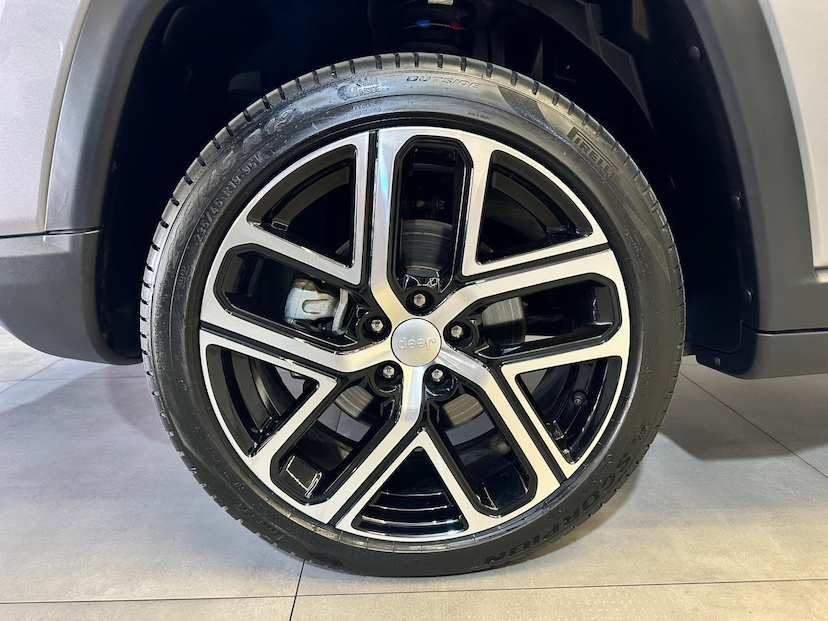 Foto do veículo JEEP COMPASS  LIMITED 2.0 4X4 DIESEL 16V AUT. 2025 2.358 KM 234.900,00