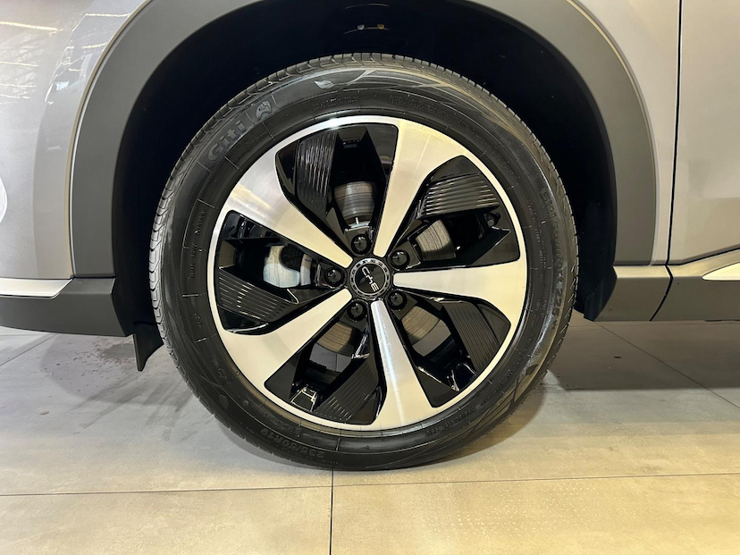 Foto do veículo BYD SONG PLUS  PLUS GS DM 2025 5.000 KM 202.900,00