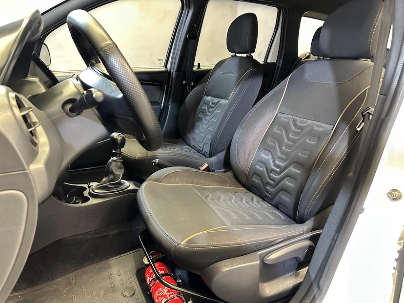 Foto do veículo RENAULT DUSTER  20 D 4X2 2016 89.071 KM 62.900,00