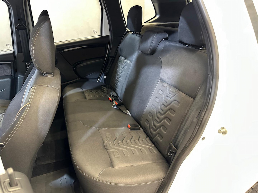Foto do veículo RENAULT DUSTER  20 D 4X2 2016 89.071 KM 62.900,00