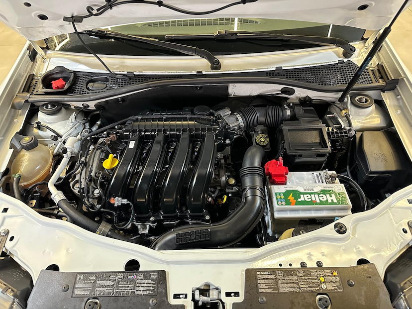 Foto do veículo RENAULT DUSTER  20 D 4X2 2016 89.071 KM 62.900,00