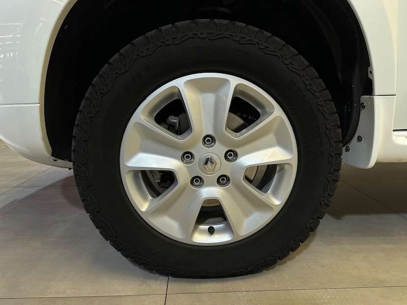 Foto do veículo RENAULT DUSTER  20 D 4X2 2016 89.071 KM 62.900,00
