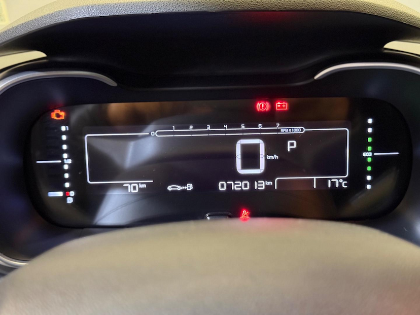 Foto do veículo CITROËN C4 CACTUS  1.6 FEEL AUT 2022 71.971 KM 78.900,00