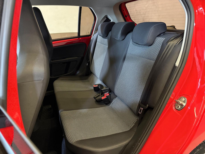 Foto do veículo VOLKSWAGEN UP  MOVE MB 2016 108.376 KM 52.900,00