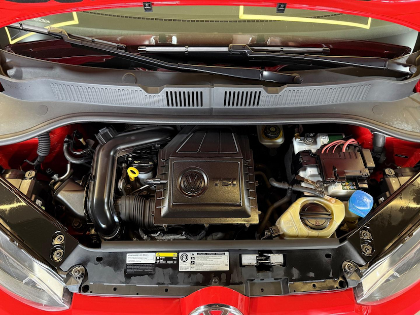 Foto do veículo VOLKSWAGEN UP  MOVE MB 2016 108.376 KM 52.900,00