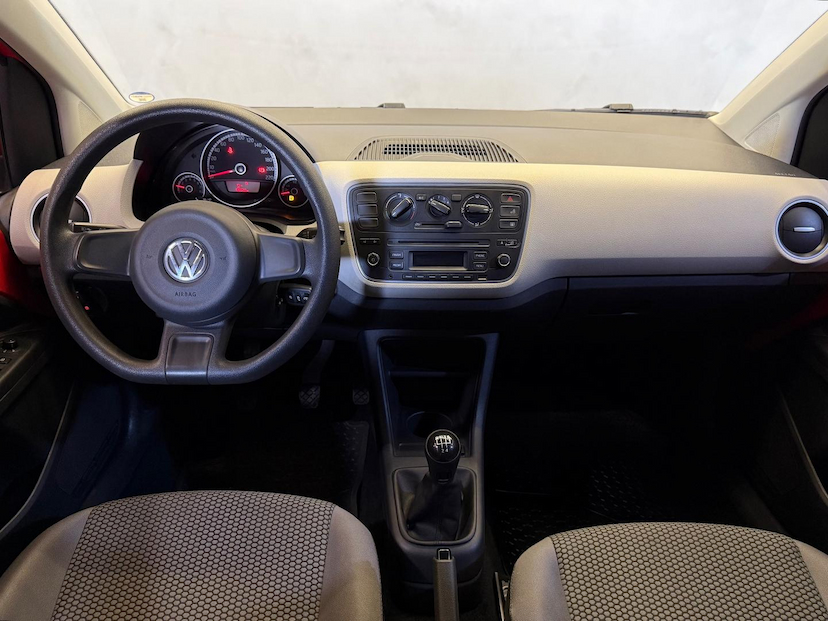 Foto do veículo VOLKSWAGEN UP  MOVE MB 2016 108.376 KM 52.900,00