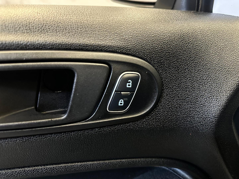 Foto do veículo FORD ECOSPORT  FSL 1.5 2018 77.177 KM 71.900,00