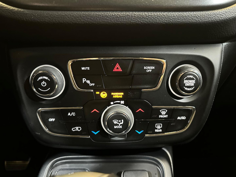 Foto do veículo JEEP COMPASS  LONGITUDE F 2018 77.255 KM 92.900,00