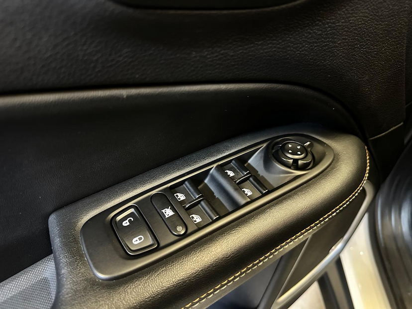 Foto do veículo JEEP COMPASS  LONGITUDE F 2018 77.255 KM 92.900,00