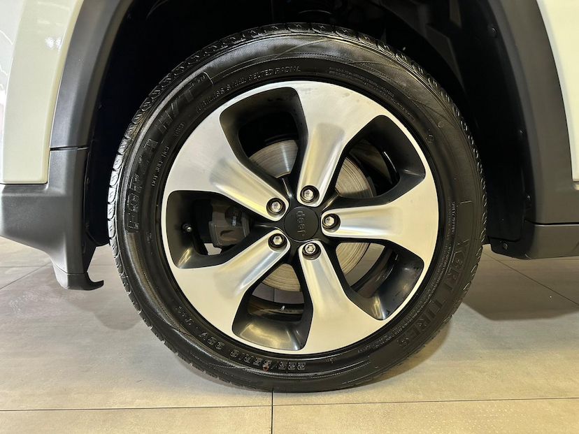 Foto do veículo JEEP COMPASS  LONGITUDE F 2018 77.255 KM 92.900,00