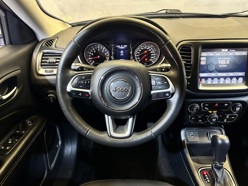 Foto do veículo JEEP COMPASS  LONGITUDE F 2018 77.255 KM 92.900,00