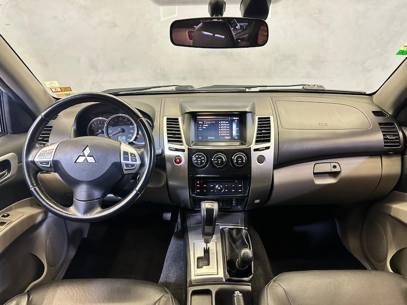 Foto do veículo MITSUBISHI PAJERO DAKAR  4X4 AUT 3.5 7 LUGARES FLEX 2015 106.062 KM 114.900,00