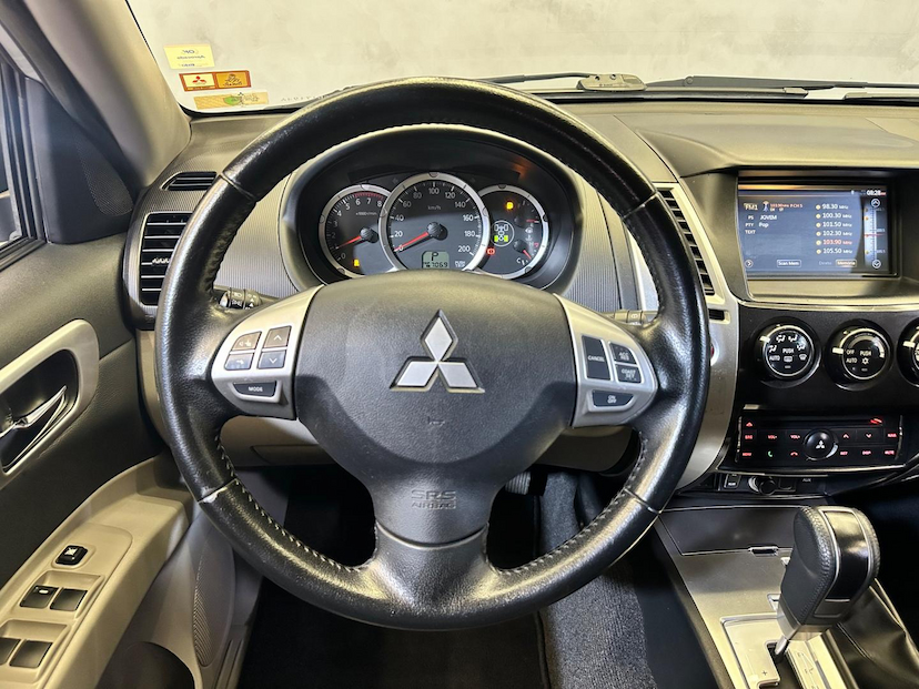 Foto do veículo MITSUBISHI PAJERO DAKAR  4X4 AUT 3.5 7 LUGARES FLEX 2015 106.062 KM 114.900,00