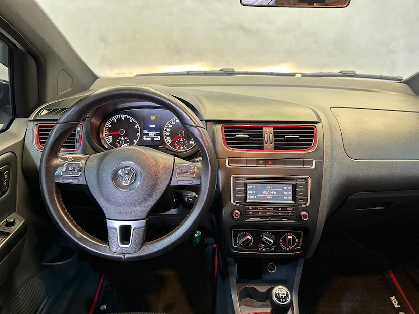 Foto do veículo VOLKSWAGEN FOX  ROCK IN RIO 2014 92.265 KM 46.900,00